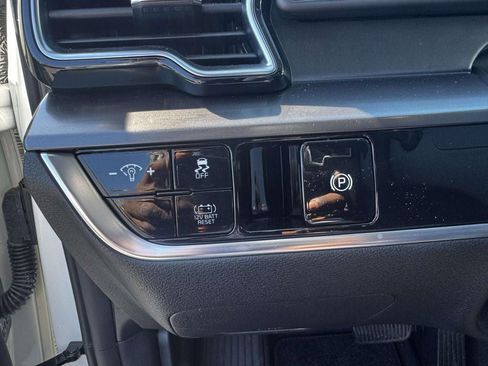 Used 2023 Kia Sportage EX AWD/4WD image 19
