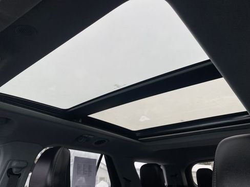 Used 2023 Ford Explorer XLT w/ Equipment Group 202A image 29