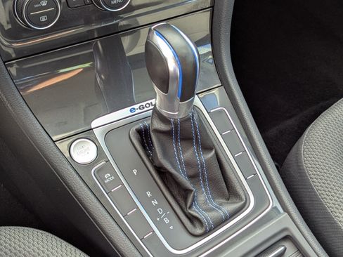 Used 2019 Volkswagen e-Golf SE w/ Driver Assistance Package image 22