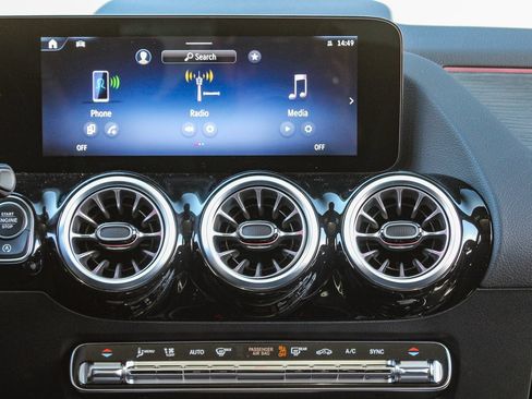 New 2026 Mercedes-Benz GLA 250 4MATIC image 14