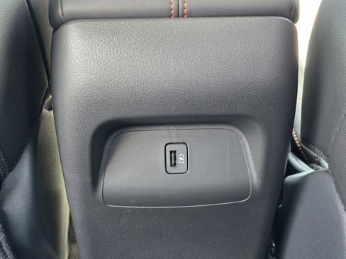 Used 2025 Nissan Sentra SR w/ SR Premium Package FWD image 12