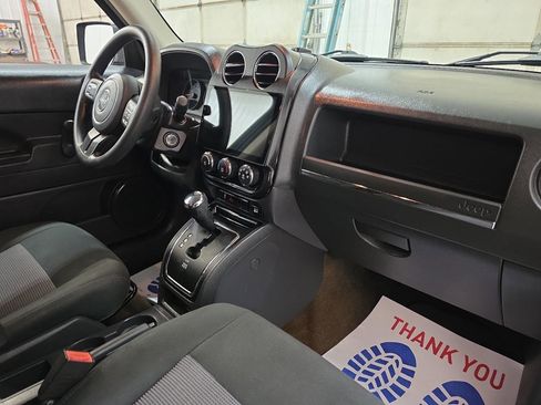 Used 2014 Jeep Patriot Sport image 40