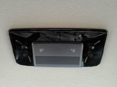 Used 2025 Mitsubishi Outlander SE FWD image 32