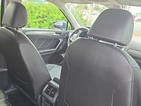 Used 2022 Volkswagen Tiguan SE FWD image 22