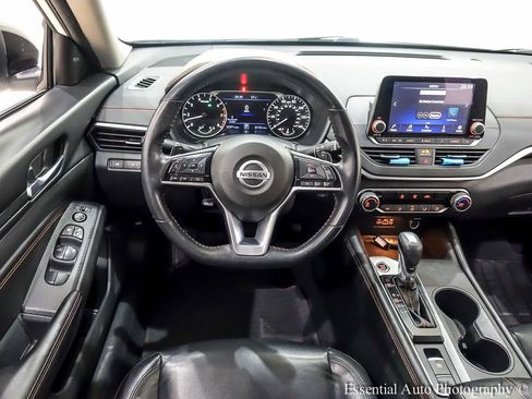 Used 2021 Nissan Altima 2.5 SR image 17