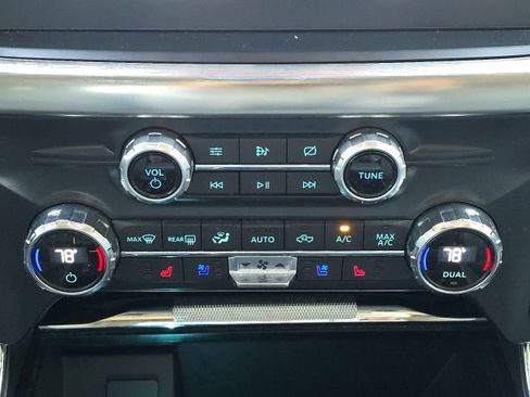 Used 2021 Ford F150 Lariat image 36