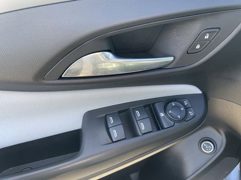 Used 2024 Buick Envista Preferred w/ Convenience II Package image 12