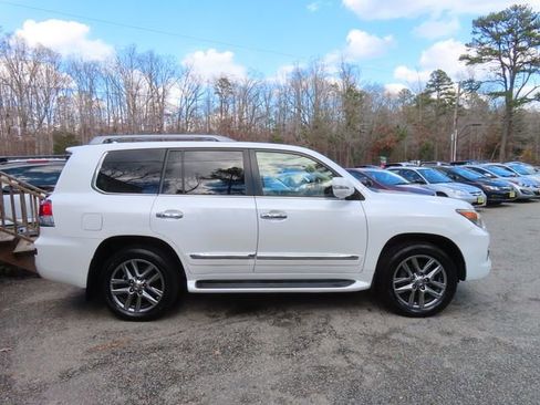 Used 2013 Lexus LX 570 4WD image 6