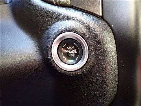 Used 2020 GMC Sierra 2500 AT4 w/ AT4 Preferred Package AWD/4WD image 18
