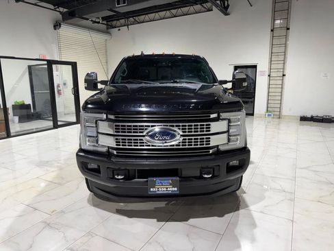 Used 2019 Ford F350 Platinum w/ Platinum Ultimate Package AWD/4WD image 2