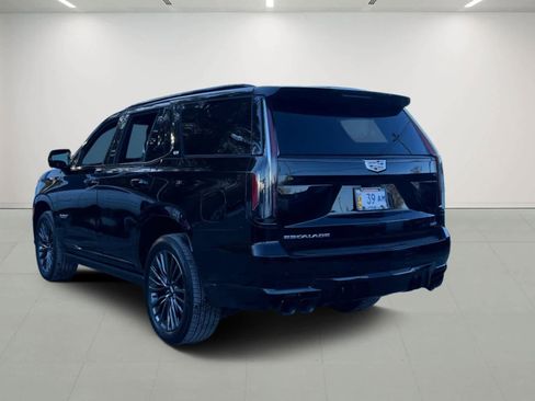 Used 2024 Cadillac Escalade V w/ LPO, Floor Liner Package image 4