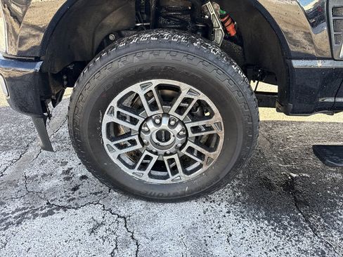 Used 2025 Ford F350 Platinum w/ Platinum Plus Package image 27