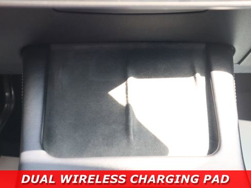 Used 2022 Tesla Model Y Long Range image 19