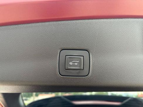 Used 2025 Chevrolet TrailBlazer RS w/ Convenience Package AWD/4WD image 8