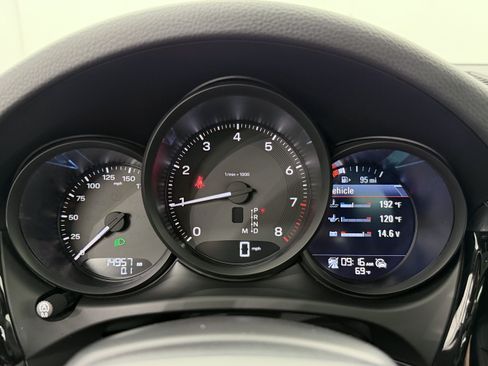 Certified 2024 Porsche Macan AWD/4WD image 54