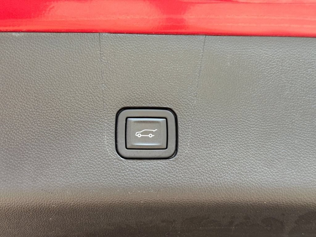 Used 2023 Chevrolet Traverse LT FWD image 20