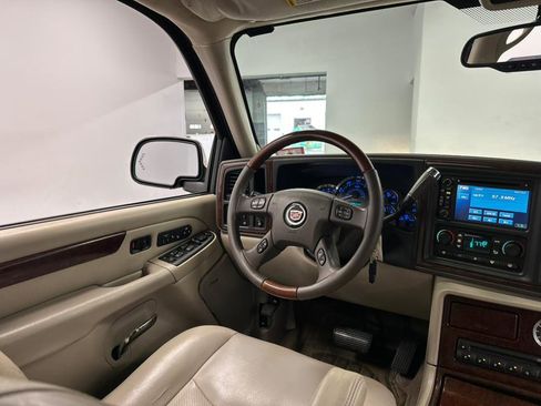 Used 2005 Cadillac Escalade AWD image 45