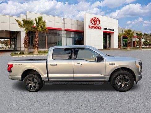 Used 2024 Ford F150 Lightning Flash image 3