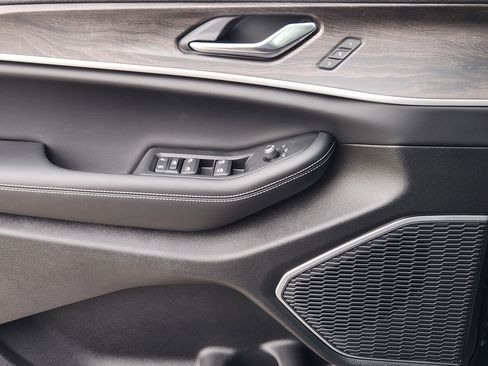 New 2026 Jeep Grand Cherokee L Limited image 17