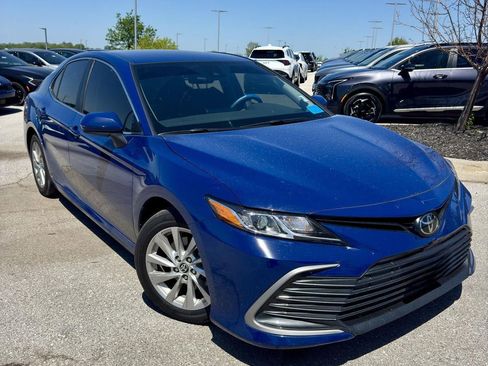 Used 2023 Toyota Camry LE image 7