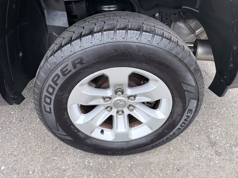 Used 2019 RAM 1500 Laramie AWD/4WD image 10