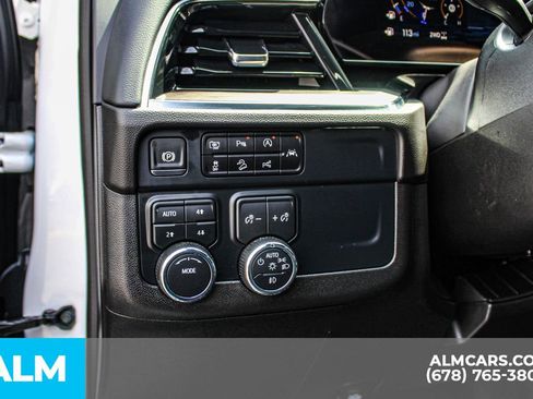 Used 2025 Chevrolet Suburban Z71 AWD/4WD image 35