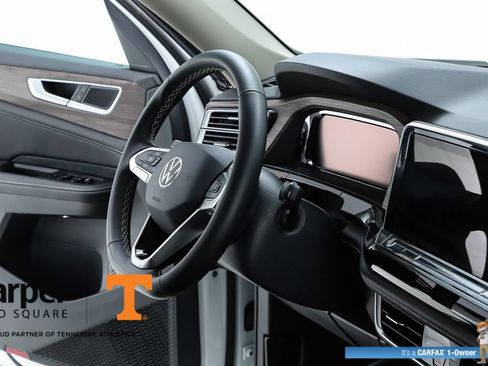 Used 2025 Volkswagen Atlas SEL AWD/4WD image 35