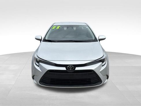 Used 2026 Toyota Corolla LE FWD image 6