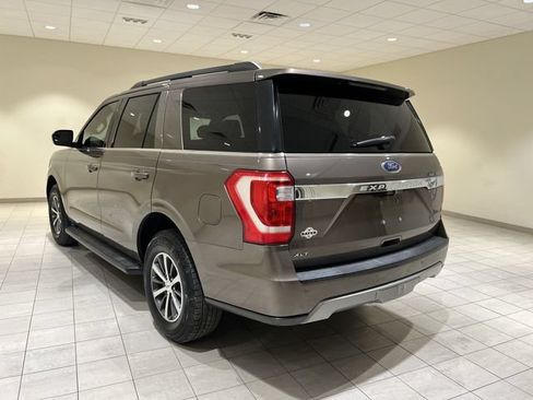 Used 2019 Ford Expedition XLT RWD image 3
