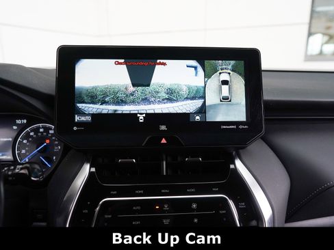 Used 2022 Toyota Venza Limited image 5