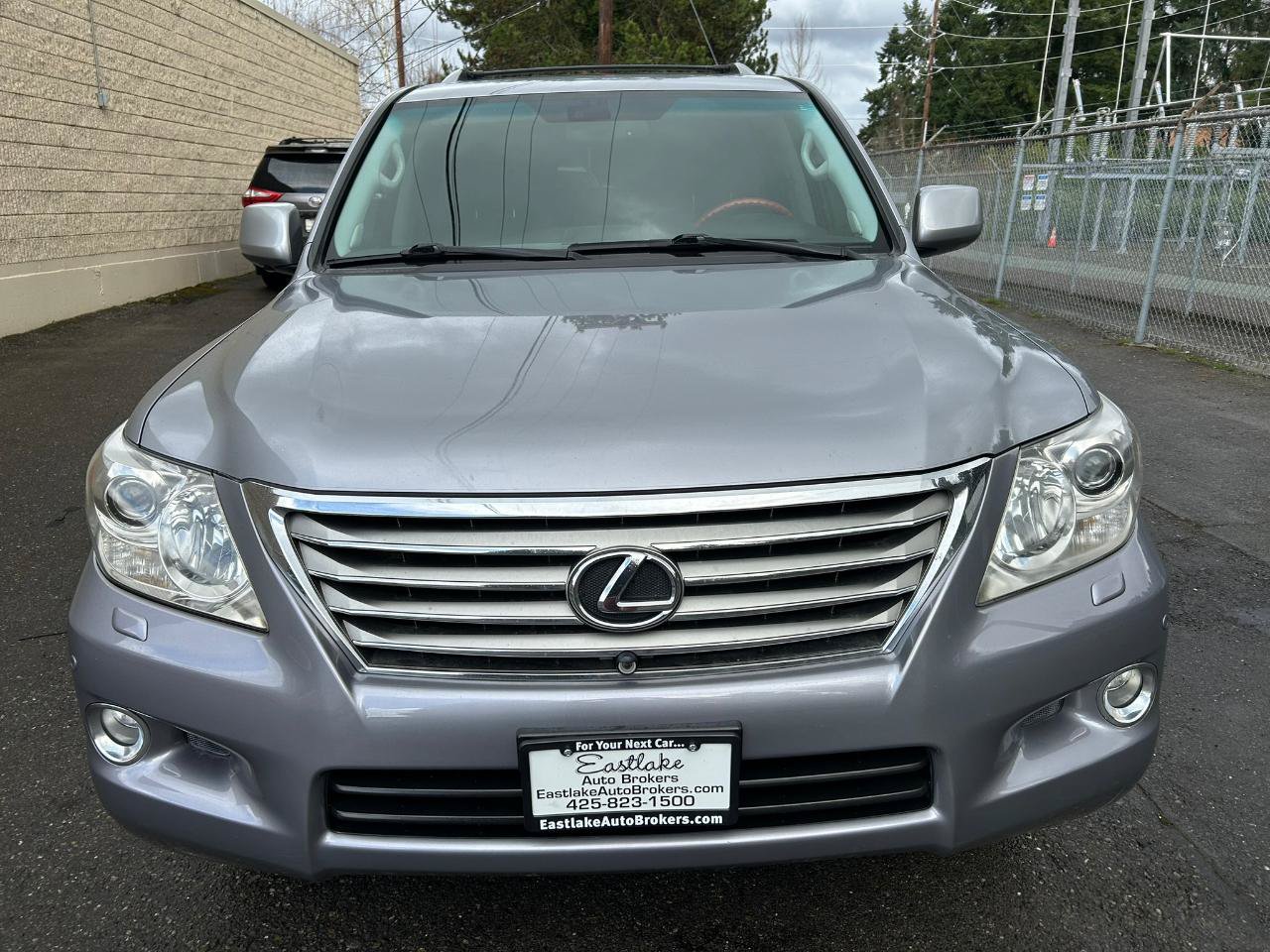 Used 2008 Lexus LX 570 4WD image 2