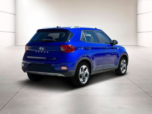 New 2025 Hyundai Venue SEL image 7