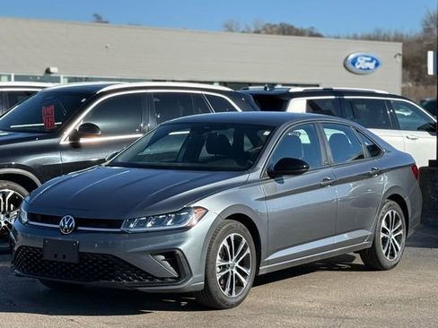 Used 2025 Volkswagen Jetta Sport image 28