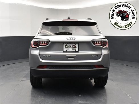 Used 2022 Jeep Compass Latitude image 5