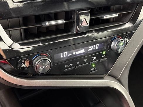 Used 2024 Toyota Camry SE FWD image 32