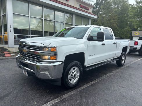 Used 2015 Chevrolet Silverado 2500 LT image 2