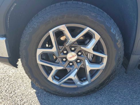 Used 2024 GMC Sierra 1500 SLT w/ SLT Premium Plus Package image 10