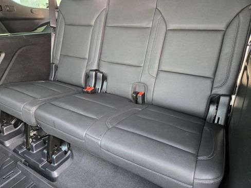 Used 2024 Chevrolet Tahoe Z71 w/ Luxury Package AWD/4WD image 31