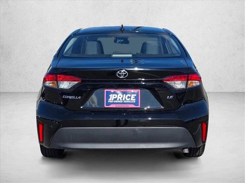 Used 2025 Toyota Corolla LE image 7