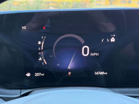 Used 2025 Buick Envista Sport Touring image 40