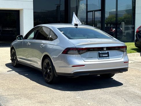 Used 2025 Honda Accord SE image 10