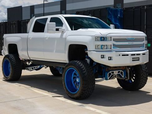 Used 2015 Chevrolet Silverado 2500 LTZ w/ Duramax Plus Package AWD/4WD image 17