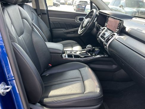 Certified 2023 Kia Sorento SX image 16