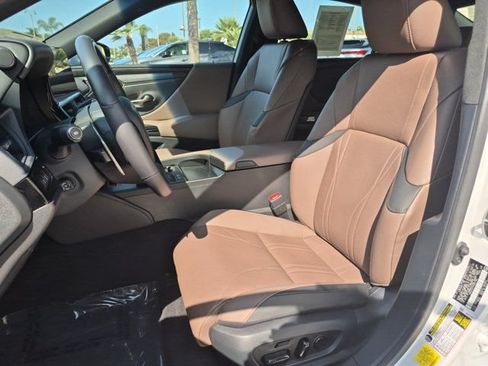 Used 2024 Lexus ES 300h w/ Accessory Package (Z1) FWD image 11