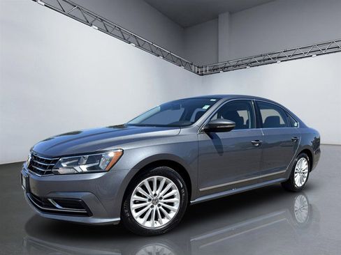 Used 2017 Volkswagen Passat 1.8T SE FWD image 29