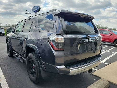 Used 2018 Toyota 4Runner TRD Off-Road Premium image 3