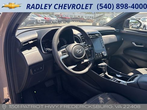 Used 2023 Hyundai Santa Cruz SEL w/ Cargo Package AWD/4WD image 4