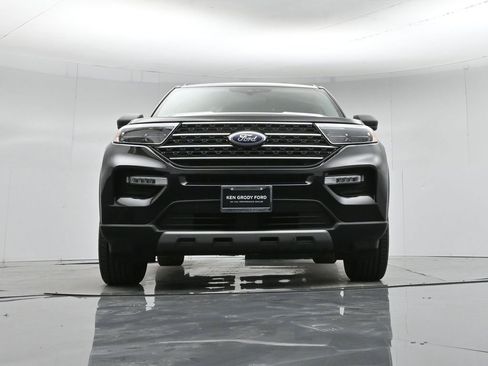 Used 2024 Ford Explorer XLT w/ Equipment Group 202A image 48