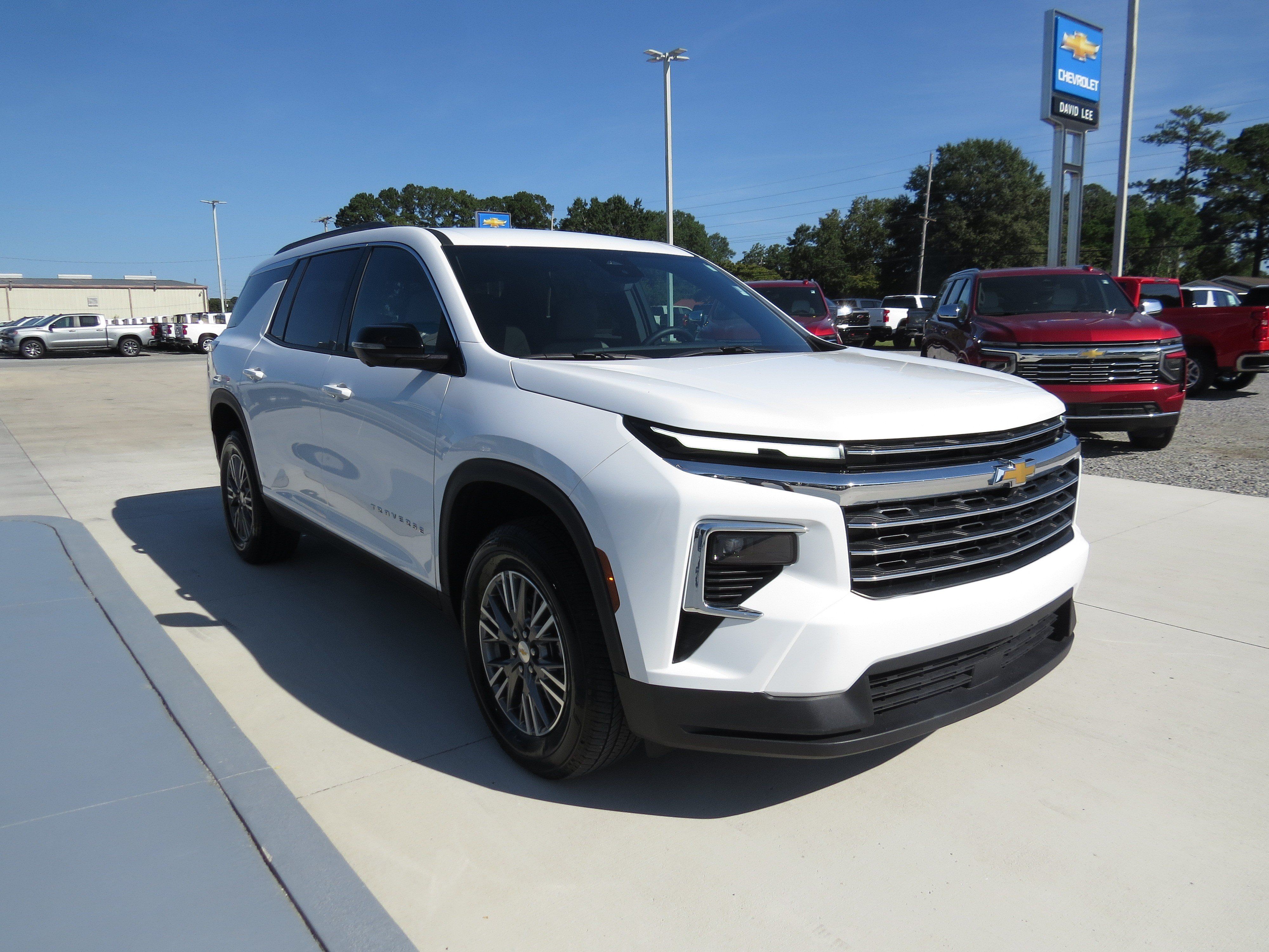 Used 2026 Chevrolet Traverse LT w/ Driver Confidence Package FWD image 29
