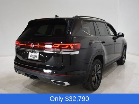 Used 2025 Volkswagen Atlas SE FWD image 4